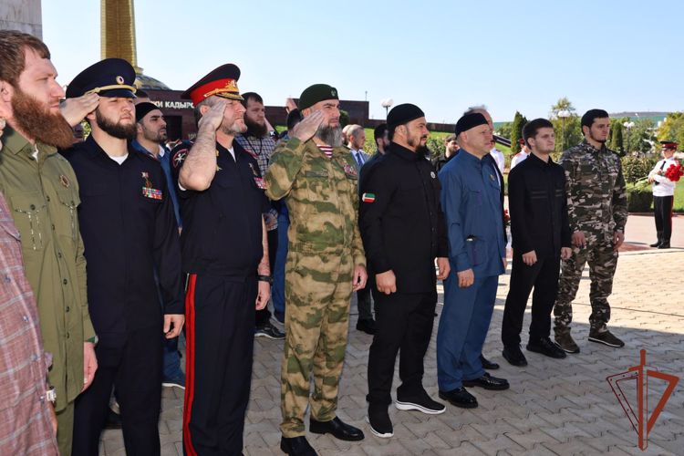 В Грозном росгвардейцы  приняли участие в открытии военно-патриотической игры «Наша сила - в единстве!»