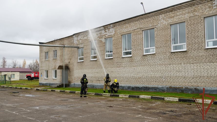 Совместно с сотрудниками МЧС  росгвардейцы провели противопожарные учения