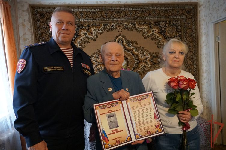  С 96-летием поздравили росгвардейцы ветерана Великой Отечественной войны - жителя города Иваново 