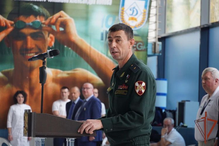 Олимпийский чемпион Александр Попов дал старт чемпионату Росгвардии по плаванию