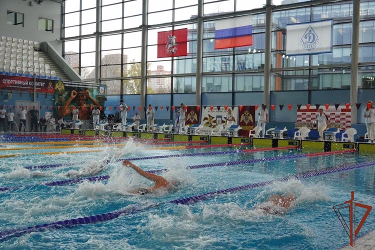 Олимпийский чемпион Александр Попов дал старт чемпионату Росгвардии по плаванию