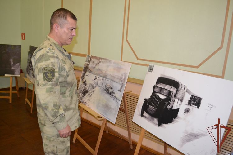 Росгвардейцы поблагодарили юных художников за увековечение подвига войск НКВД во время блокады Ленинграда