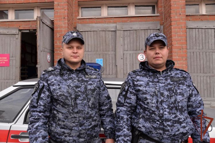  Патруль Росгвардии помог ликвидировать крупное возгорание на Среднем Урале