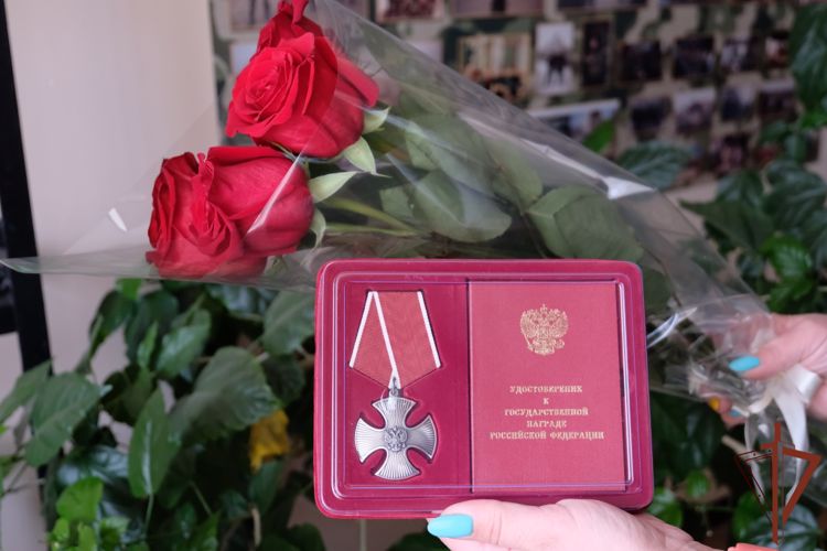 В Якутске ордена Мужества погибших при исполнении служебного долга бойцов ОМОН «Бизон» передали их семьям 