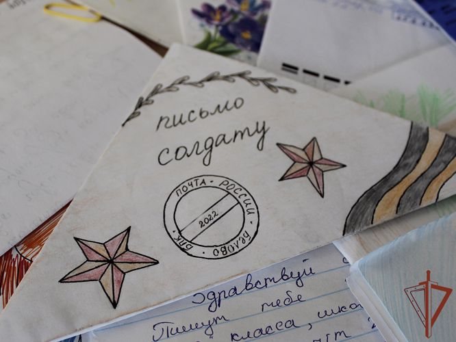 Спецназовцы Росгвардии поблагодарили кузбасских школьников за письма поддержки (видео)