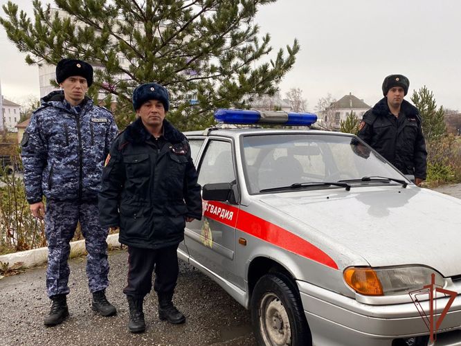 Распространение пожара в коммерческой организации  предотвратили сотрудники Росгвардии в Кемеровской области (видео)