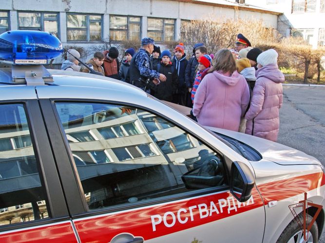 В регионах Сибири проходят мероприятия, приуроченные к 70-летию вневедомственной охраны Росгвардии 
