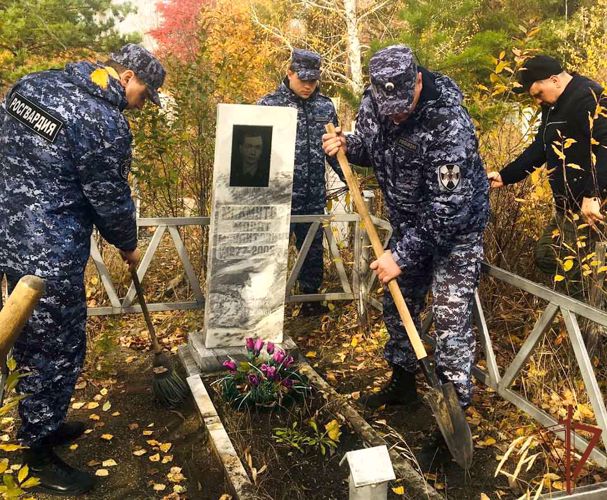 Росгвардейцы почтили в Челябинске память погибшего сослуживца