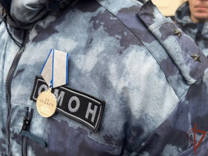Командующий Северо-Западным округом Росгвардии поздравил сотрудников ОМОН с профессиональным праздником