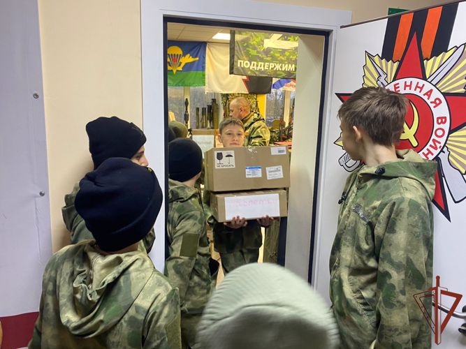 Учащиеся росгвардейских классов из Череповца отправили гуманитарный груз для участников специальной военной операции