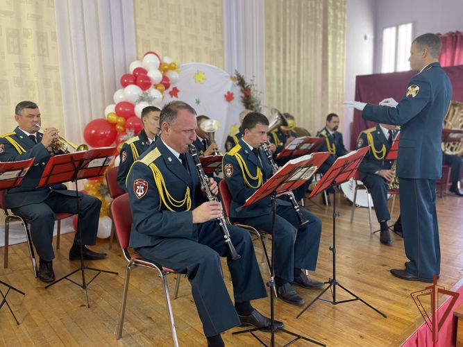 Росгвардейцы в Сибири участвуют в мероприятиях ко Дню пожилого человека