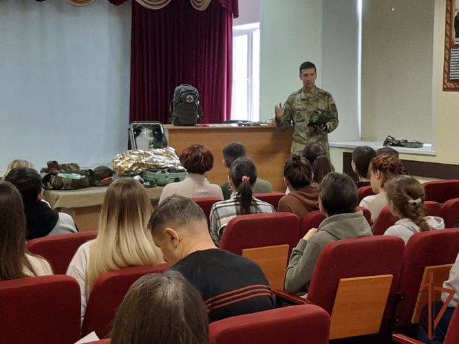 В учебном центре Сибирского округа Росгвардии прошли учебные сборы для студентов-медиков