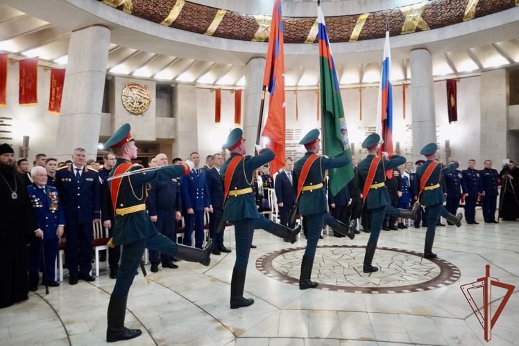 Росгвардейцы в Волгограде встретились с участниками ежегодного межрегионального слета кадет Следственного комитета России