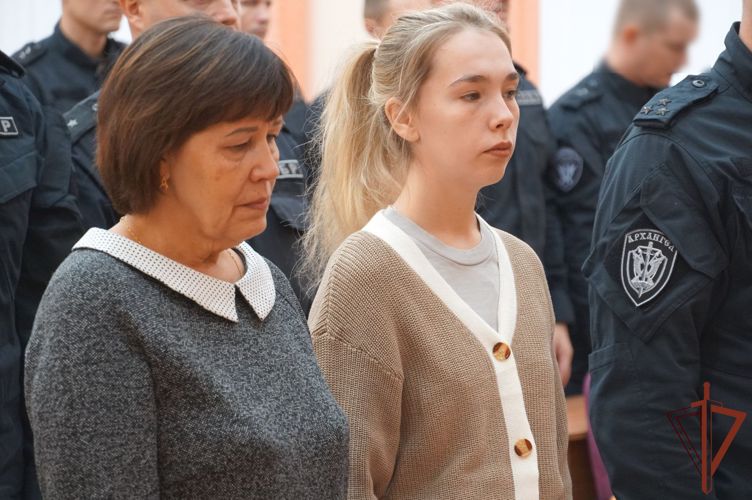 В СОБР «Архангел» Росгвардии состоялось награждение отличившихся сотрудников