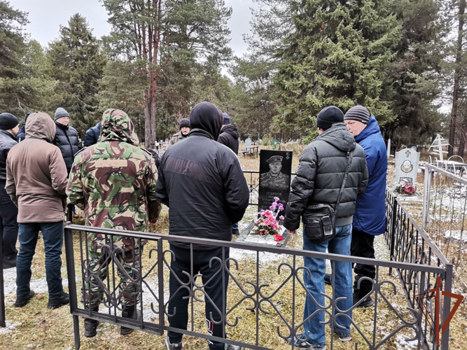 Сотрудники ОМОН «Зырянин» почтили память сослуживца, погибшего при исполнении служебного долга