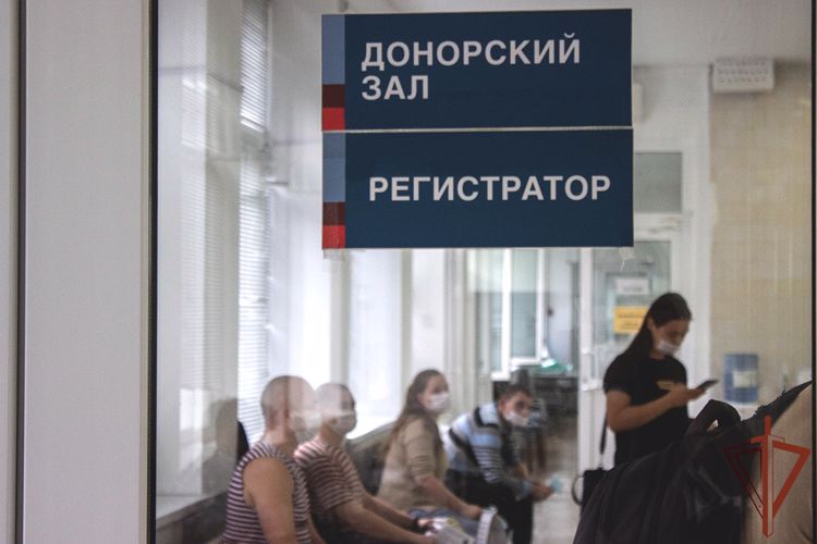 Более чем на 10 литров пополнили росгвардейцы банк донорской крови в Челябинске