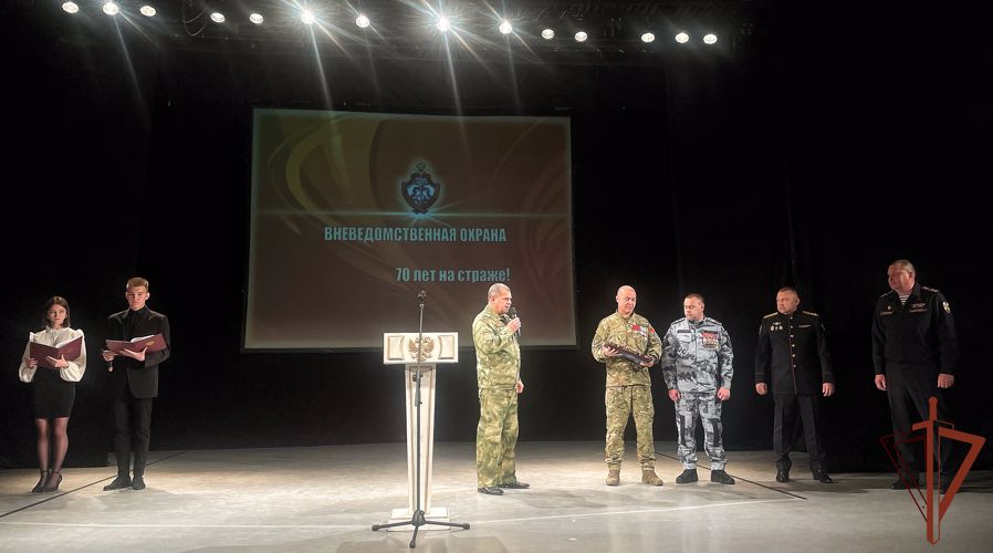 В Центральном округе Росгвардии сотрудники вневедомственной охраны отмечают 70-летие со дня образования службы 