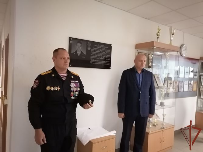 Профессиональный праздник  отмечают сотрудники ОМОН Уральского округа  