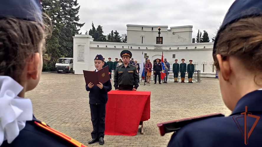Кадеты Росгвардии дали торжественную клятву в историческом месте Севастополя (видео)