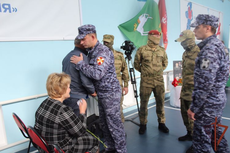 Военнослужащие отряда специального назначения «Ермак» открыли «Парты Героев» в память о погибших коллегах