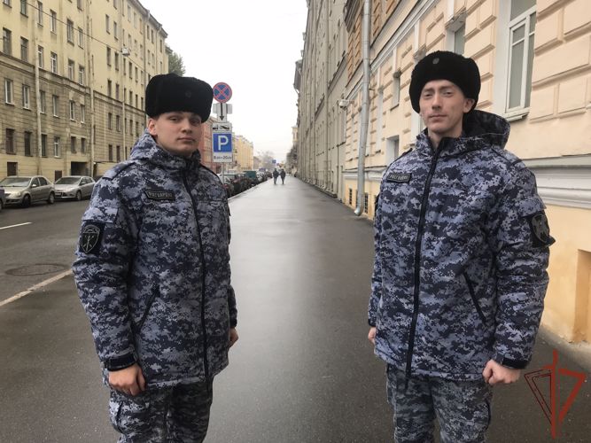 В петербургском метрополитене росгвардейцы  задержали разыскиваемого за грабеж