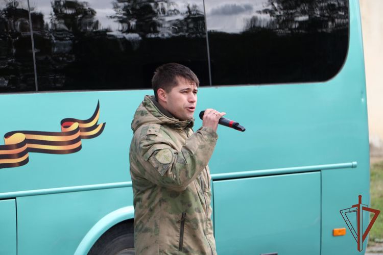 Творческие коллективы озерского соединения Росгвардии выступили с концертом на Дне автомобилиста 