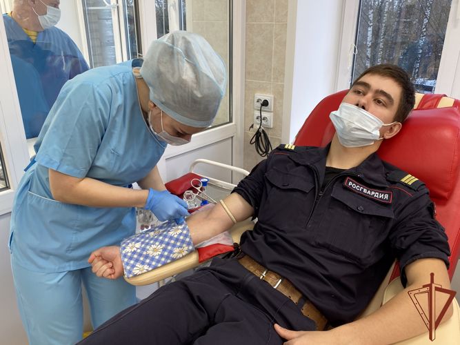 В Сыктывкаре росгвардейцы приняли участие в ведомственной донорской акции «От сердца к сердцу» (видео)