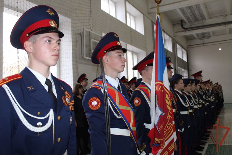 Росгвардейцы Северо-Западного округа  приняли участие в церемонии посвящения учащихся в ряды «Юнармии»