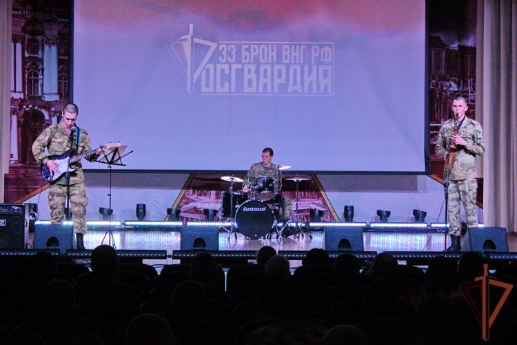 В Ленинградской области состоялся патриотический концерт в поддержку участников спецоперации