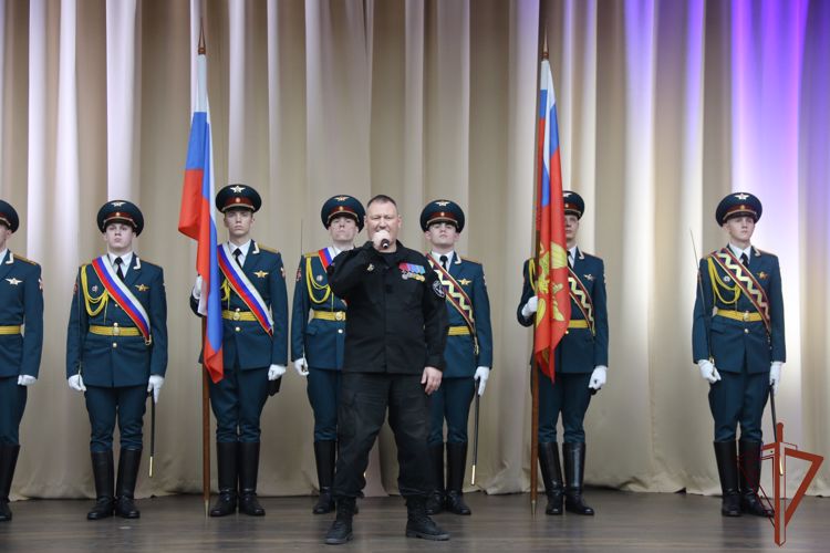 Ветеран ОМОН из Санкт-Петербурга сочинил песню о  вневедомственной охране Росгвардии 