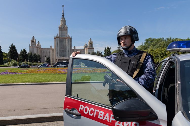 Генерал армии Виктор Золотов поздравил личный состав и ветеранов вневедомственной охраны Росгвардии с юбилеем образования службы 
