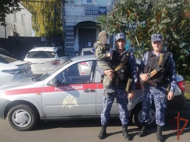Росгвардейцы в Курской области помогли потерявшемуся мальчику вернуться к родителям 