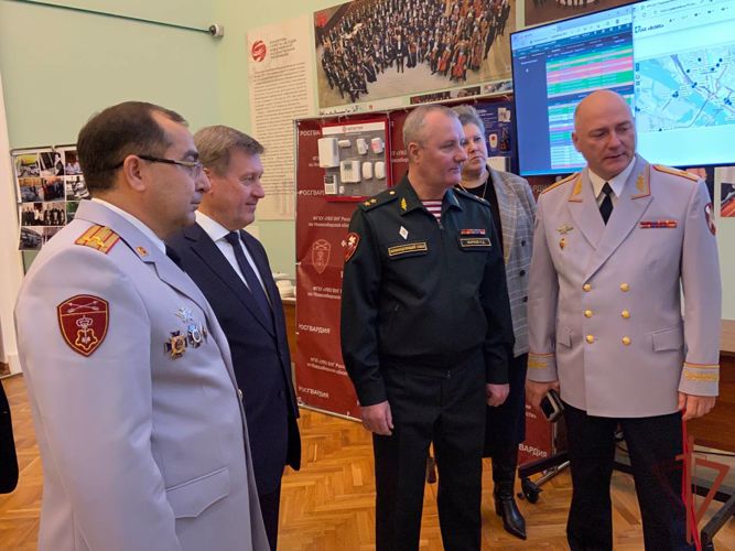 Командующий Сибирским округом Росгвардии поздравил сотрудников вневедомственной охраны с 70-летием службы