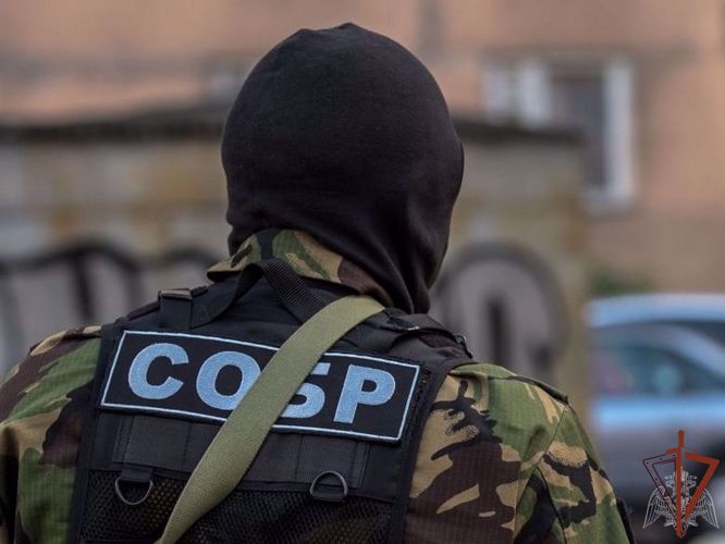 Спецназ Росгвардии в Иркутске задержал подозреваемых в мошенничестве в сфере автострахования