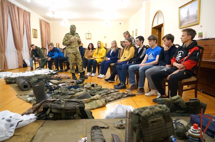  Занятия с юными патриотами проводят росгвардейцы Северо-Западного округа 