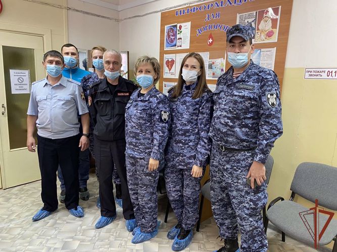 На 9 литров пополнили запасы донорской крови для пострадавших жителей Донбасса росгвардейцы Иркутской области 