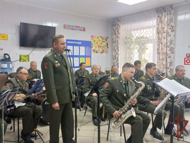 Росгвардейцы организовали концерт в доме-интернате для пожилых людей
