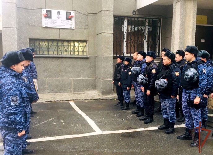 Росгвардейцы почтили в Челябинске память погибшего сослуживца