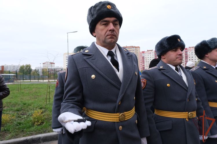 Военнослужащие Росгвардии получили ключи от новых квартир в ЗАТО Озёрск