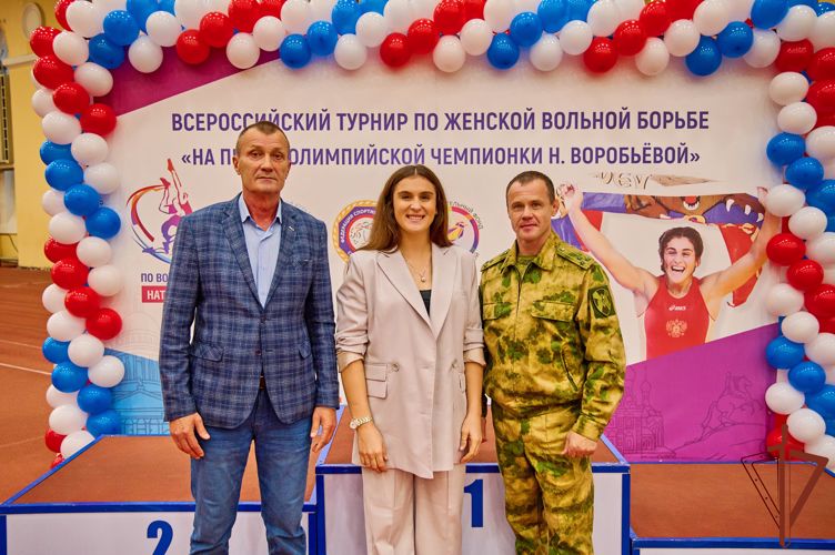 В Санкт-Петербурге прошёл турнир по женской вольной борьбе на призы олимпийской чемпионки капитана Натальи Воробьевой