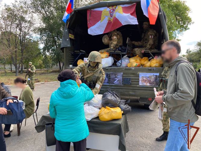 Росгвардейцы обеспечивают безопасность и доставку гуманитарной помощи населению в Херсонской и Запорожской областях (видео)