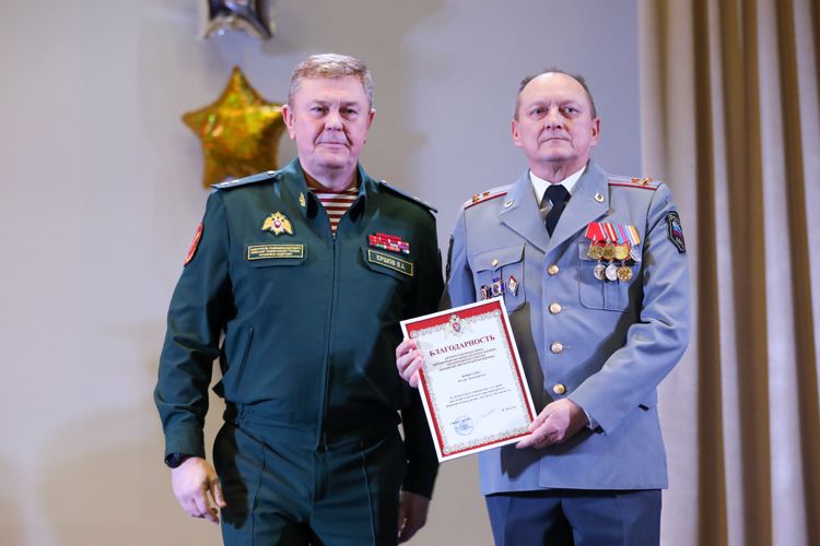 Генерал-лейтенант Владислав Ершов принял участие в торжественном мероприятии в честь 20-летия Московского президентского кадетского училища им. М.А. Шолохова 