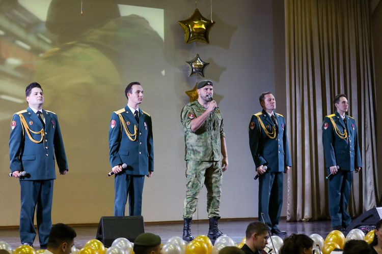 Генерал-лейтенант Владислав Ершов принял участие в торжественном мероприятии в честь 20-летия Московского президентского кадетского училища им. М.А. Шолохова 