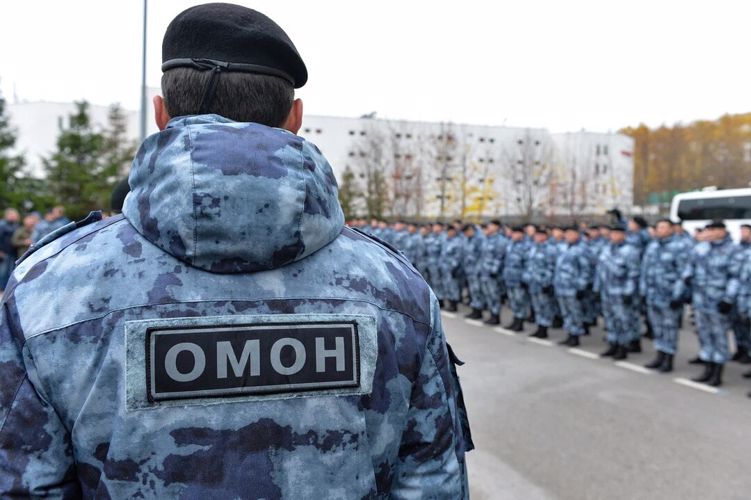 Начальник столичного главка Росгвардии поздравил сотрудников ОМОН «Авангард» с 35-летием отряда