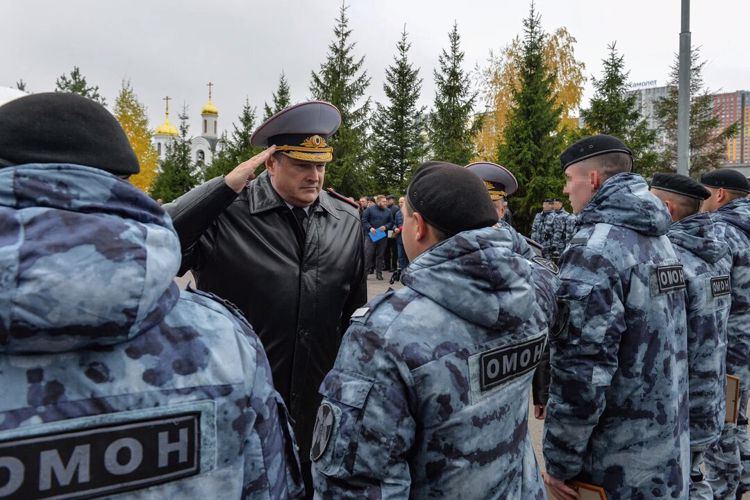 Начальник столичного главка Росгвардии поздравил сотрудников ОМОН «Авангард» с 35-летием отряда
