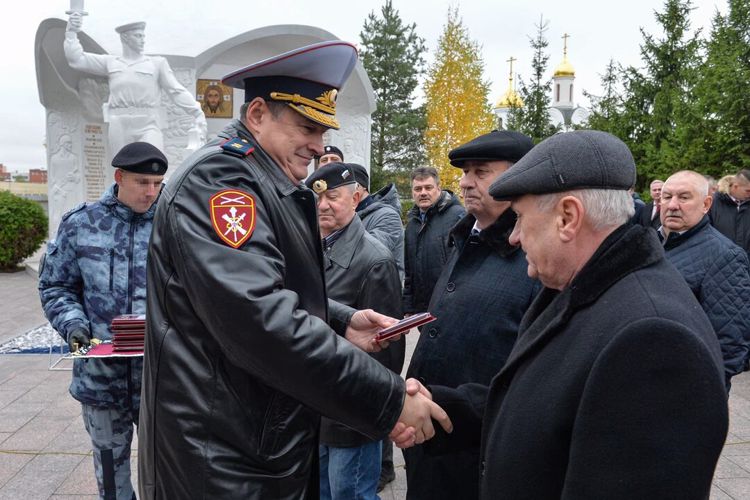 Начальник столичного главка Росгвардии поздравил сотрудников ОМОН «Авангард» с 35-летием отряда