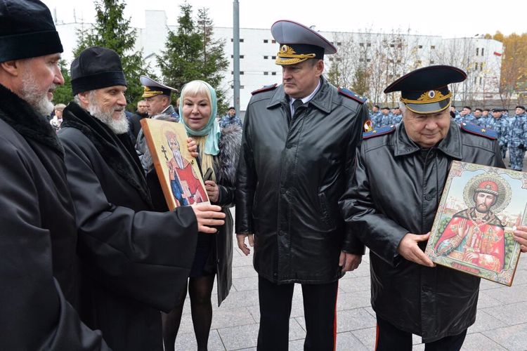 Начальник столичного главка Росгвардии поздравил сотрудников ОМОН «Авангард» с 35-летием отряда