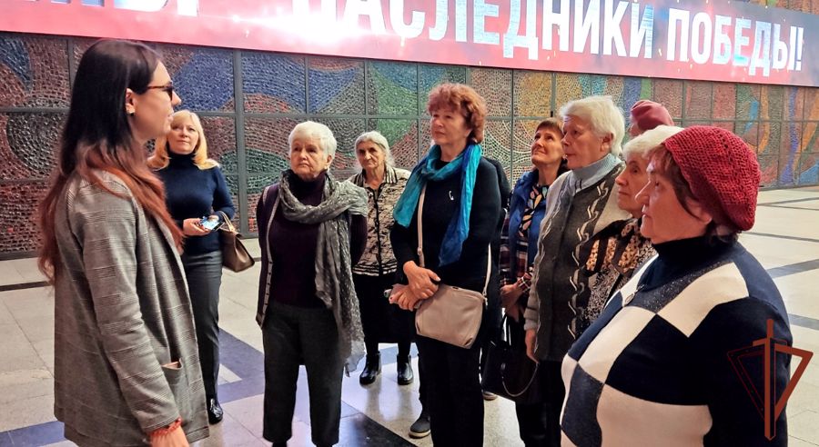 Росгвардия организовала для тверских ветеранов экскурсии в музейные комплексы столичного региона