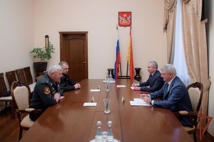 Губернатор Воронежской области провел рабочую встречу с представителями Росгвардии 