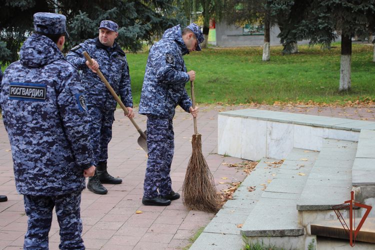 К акции «На страже памяти» присоединились росгвардейцы из Кабардино-Балкарии